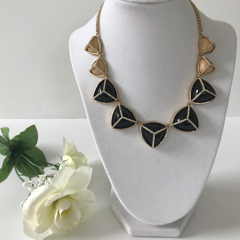 Nwt Fossil Gold Tone Statement Necklace With Black Beige Stones And Pave 16”-18” - Picture 1 of 3